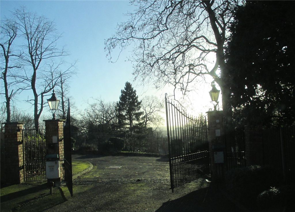 Property photo 3 of 34 Picture No. 44