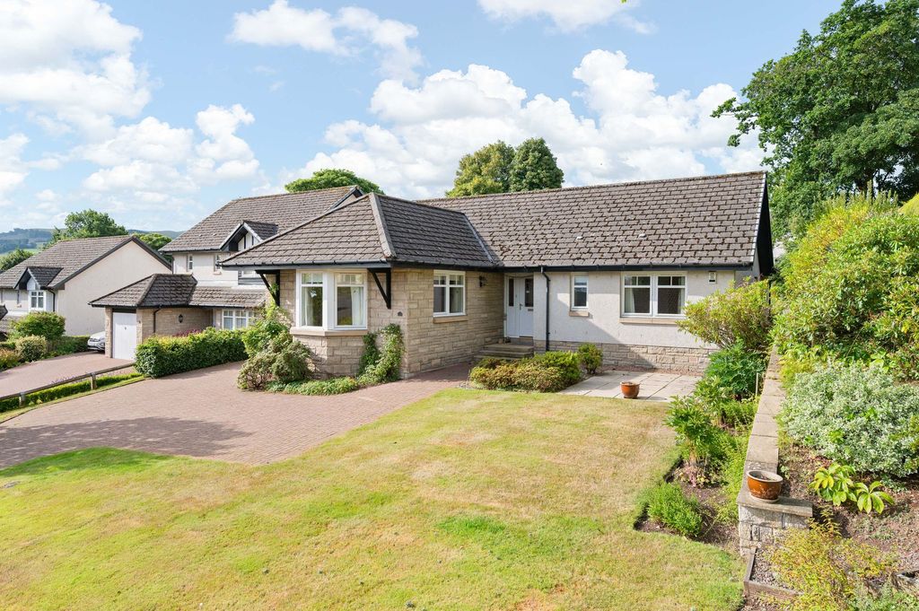 Property photo 1 of 27