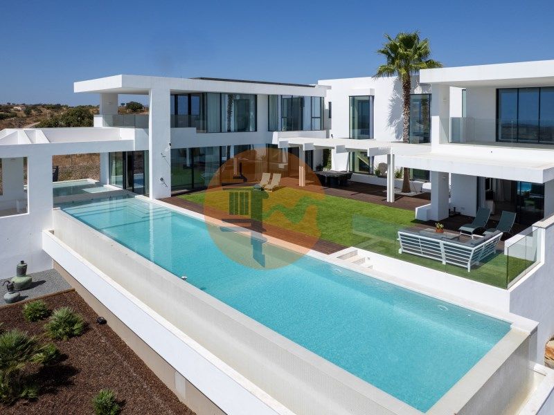 Property photo 1 of 86