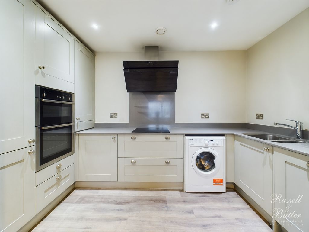 Property photo 2 of 10 Cam02127G0-Pr0243-Still001