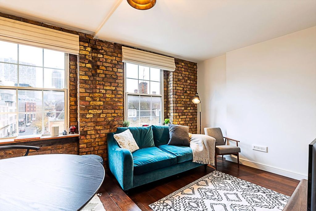 Property photo 1 of 26 Living Room