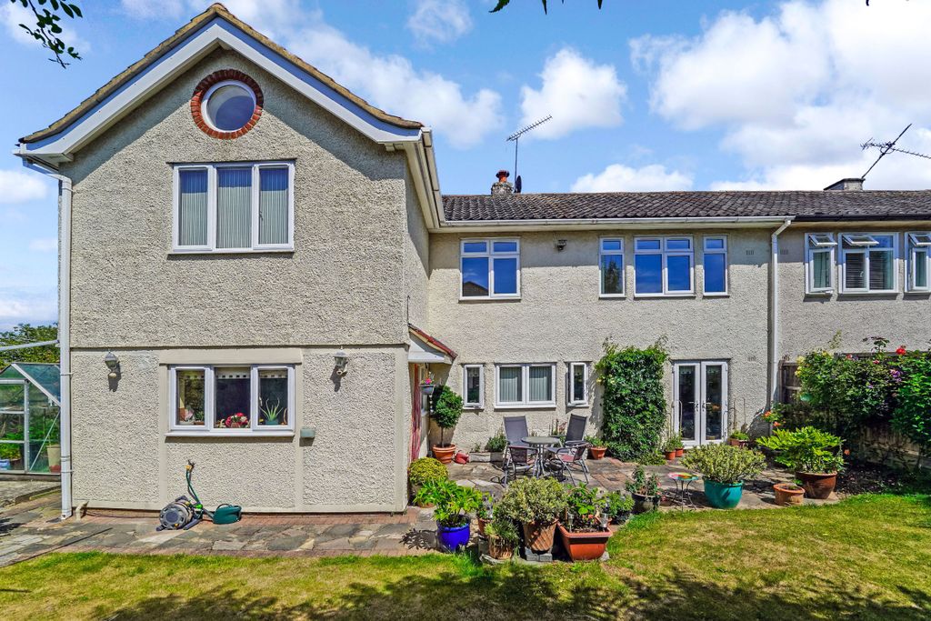 Property photo 2 of 36