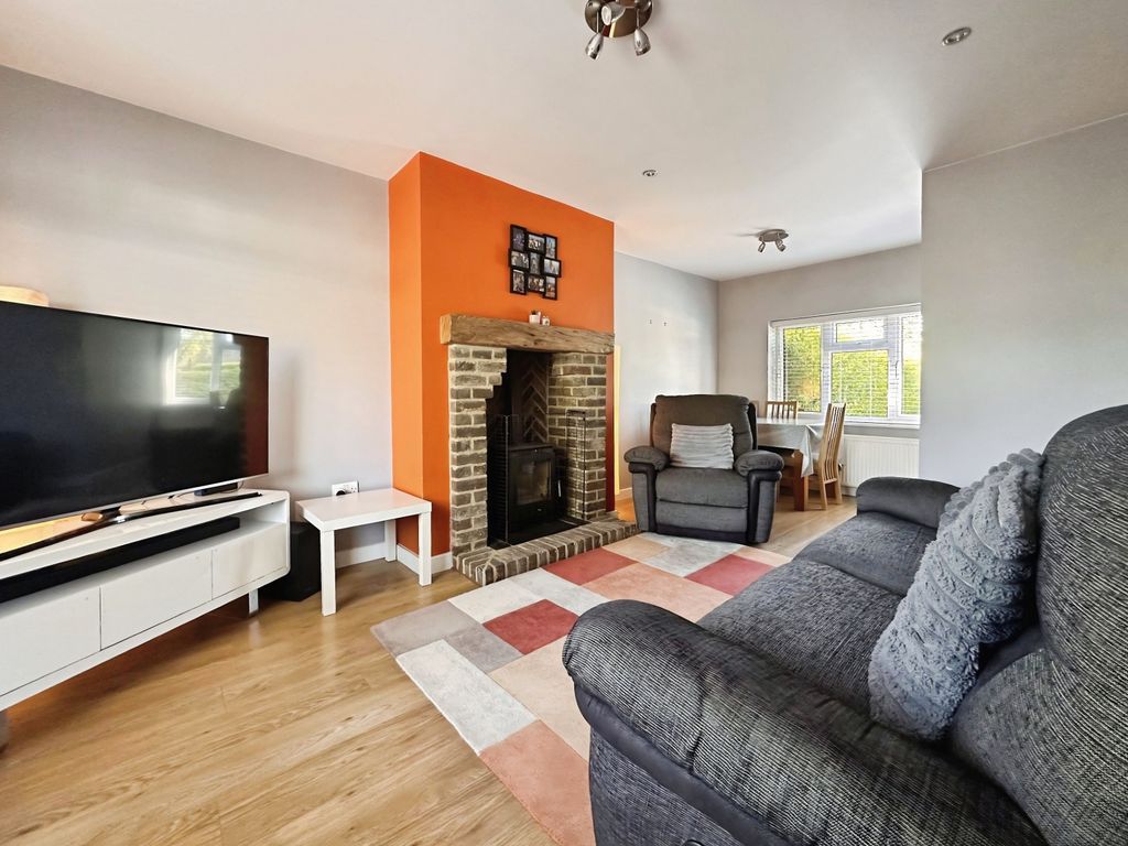 Property photo 2 of 20 Lounge/Dining Room