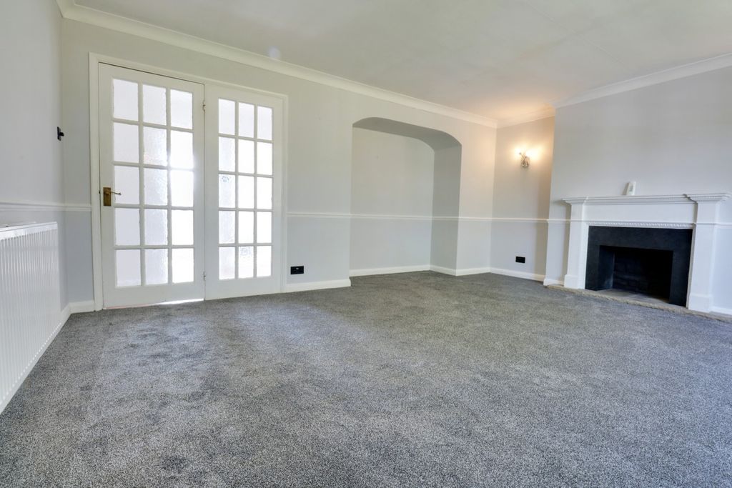 Property photo 3 of 15 4428702