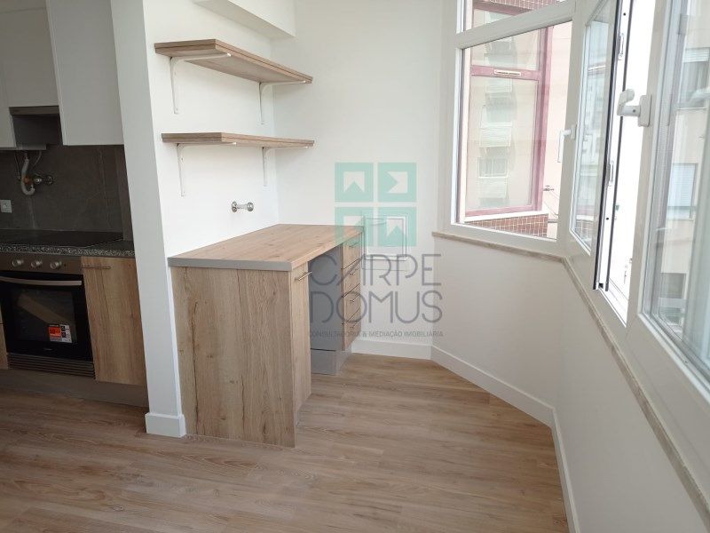 Property photo 1 of 32