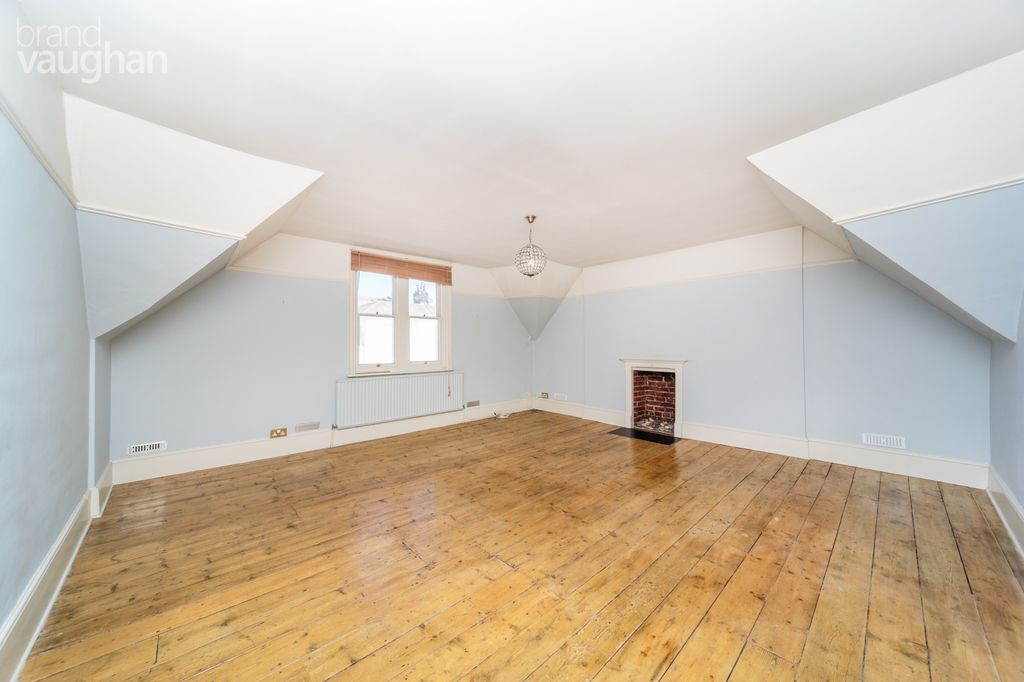 Property photo 2 of 8 Living Room