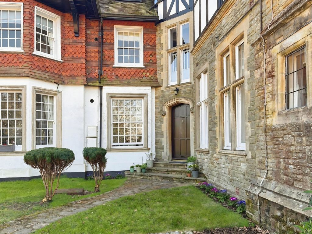 Property photo 2 of 23 74B04016-Rp2