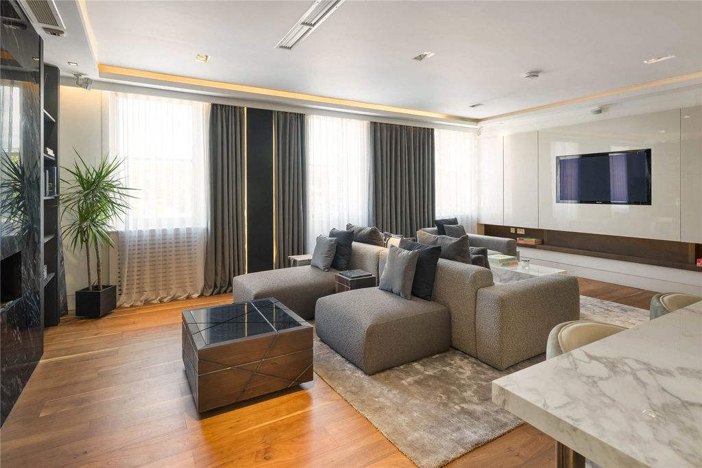 Property photo 1 of 16 Reception Room