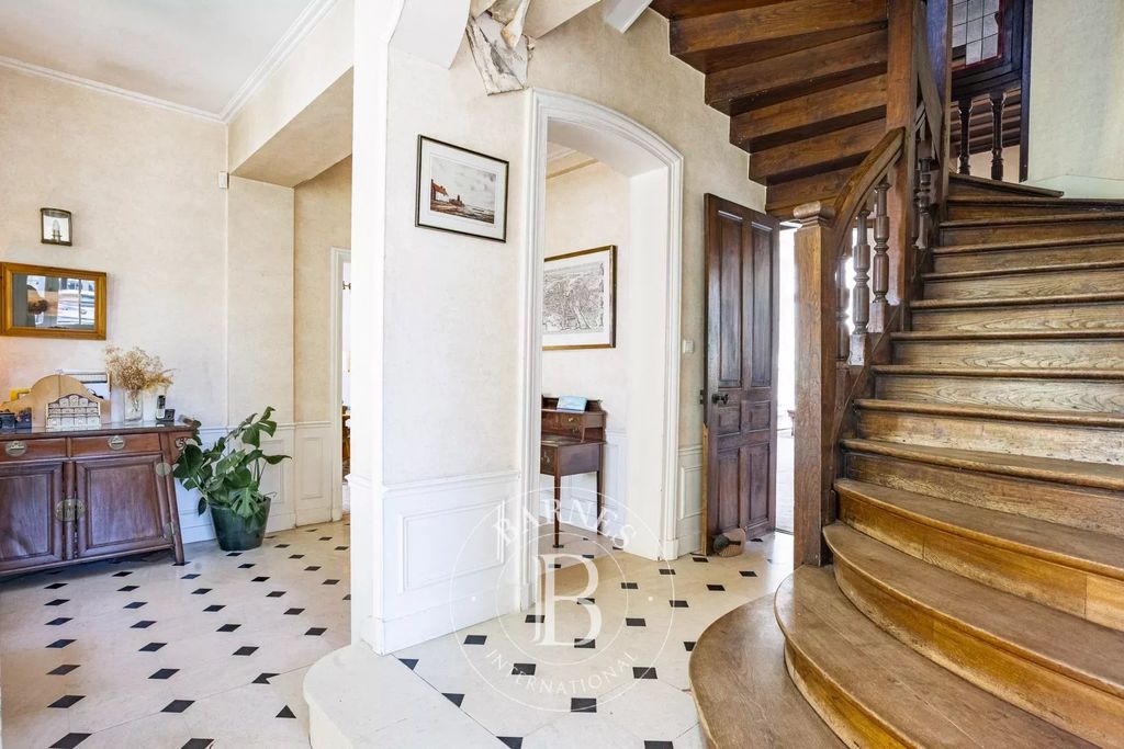 Property photo 3 of 9