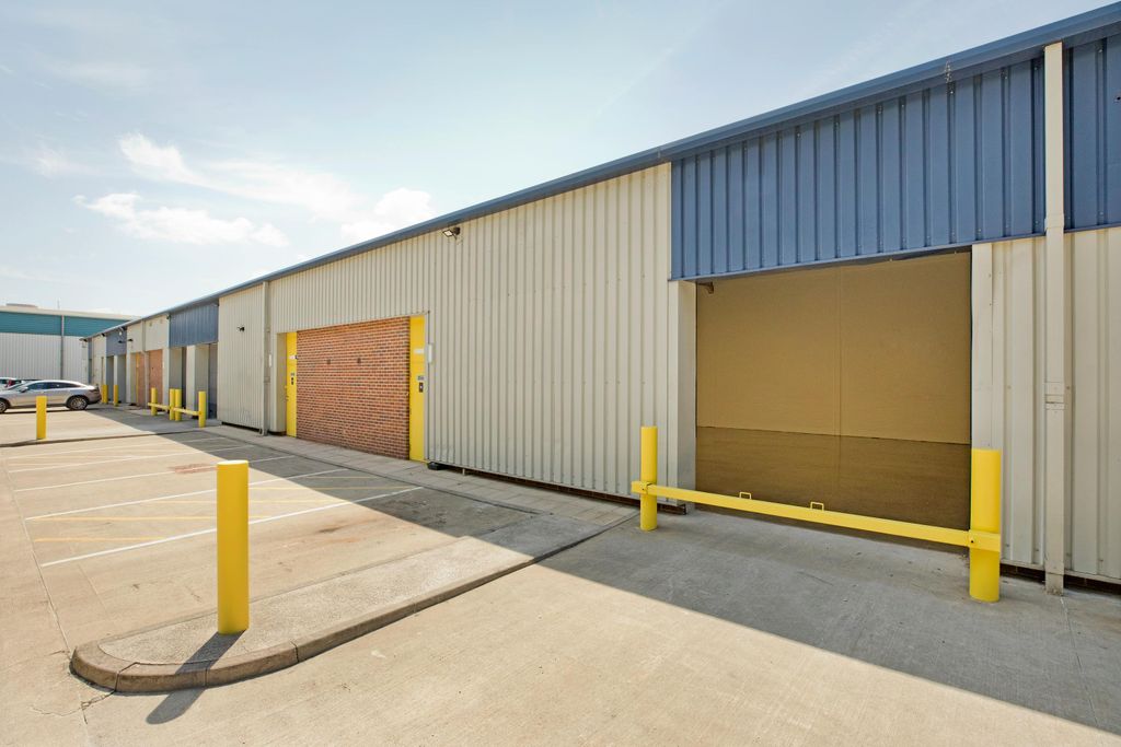 Property photo 3 of 8 Img_2016.Jpg