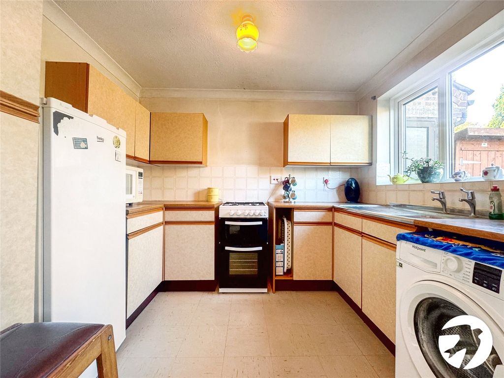 Property photo 3 of 16 Picture 3