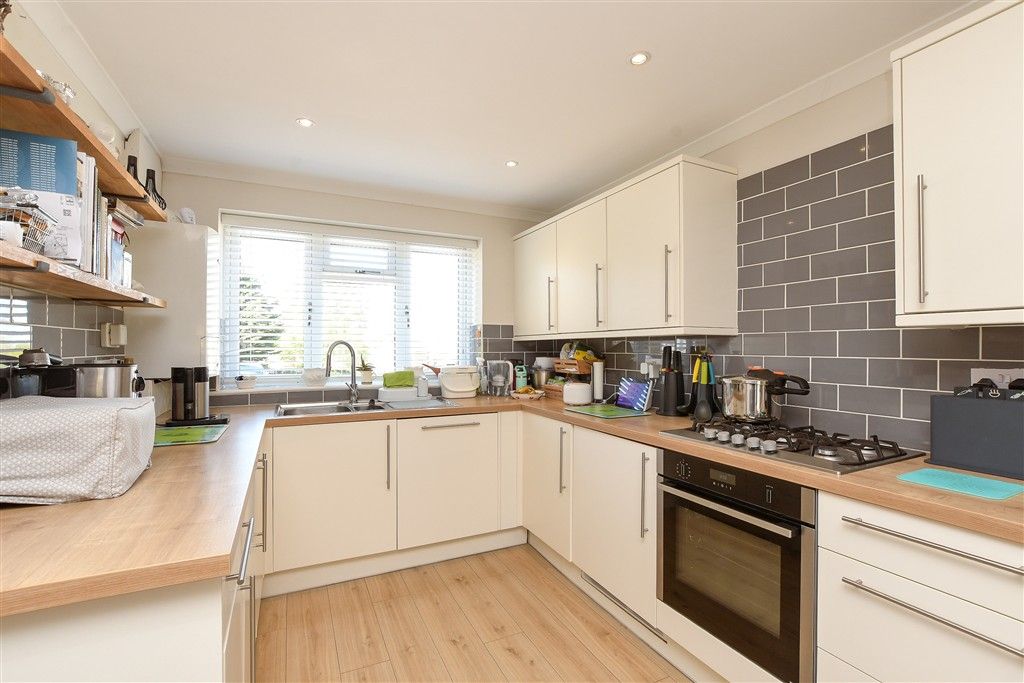 Property photo 3 of 17 Kitchen/Diner