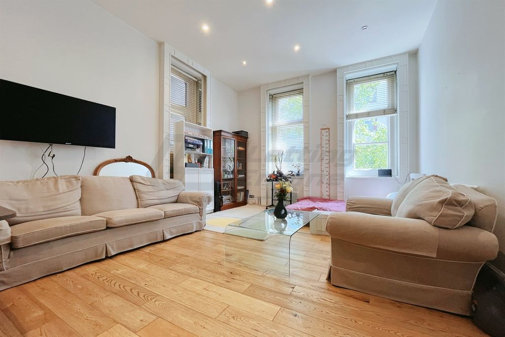 Property photo 1 of 10 (Main)