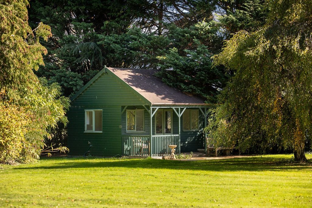 Additional image 21 of 8 bed detached house for saleWoodlands St. Mary, Hungerford, Berkshire RG17
