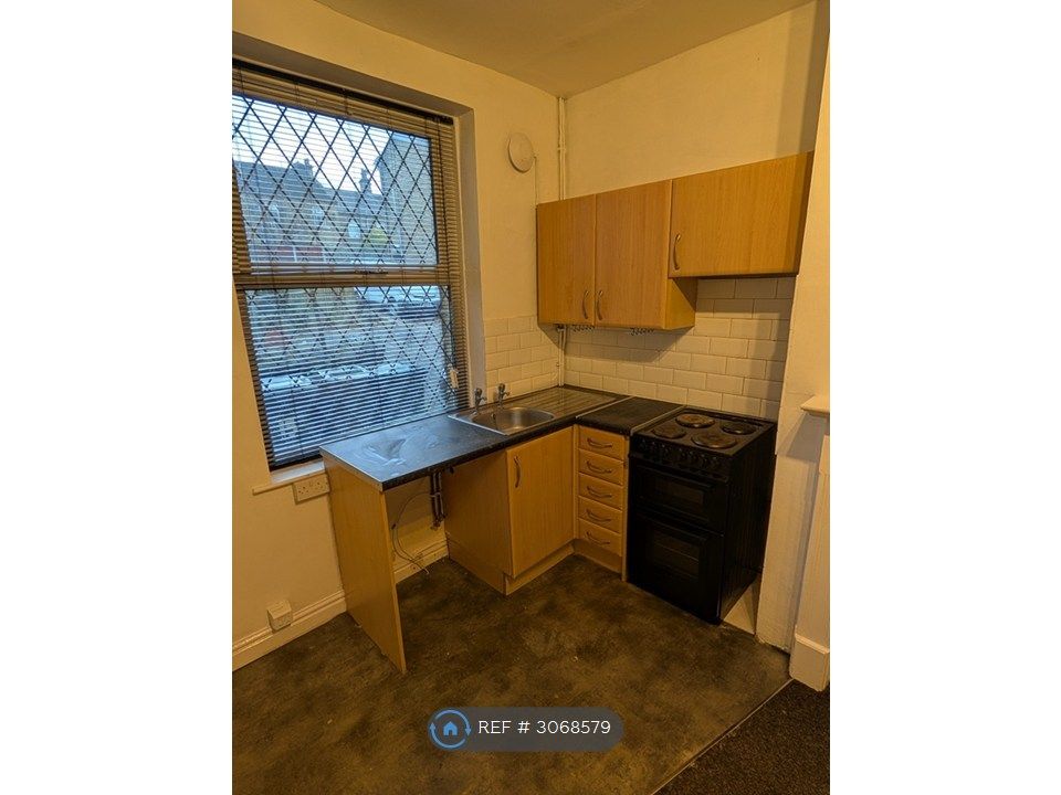 Property photo 2 of 11 Kitchen Area