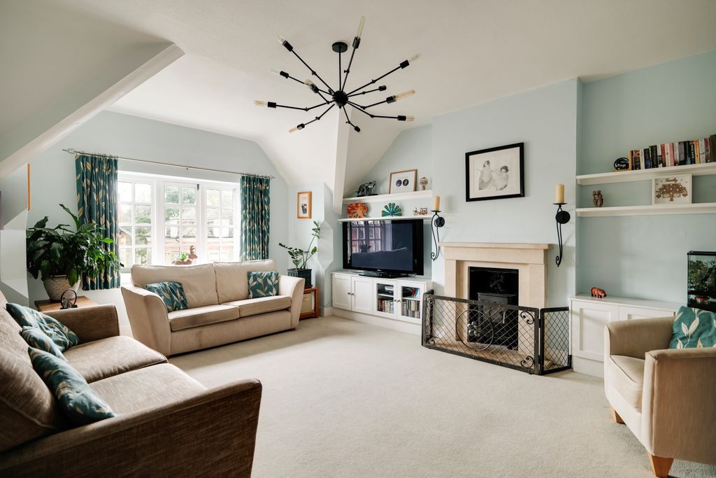 Property photo 3 of 15 Sitting Room