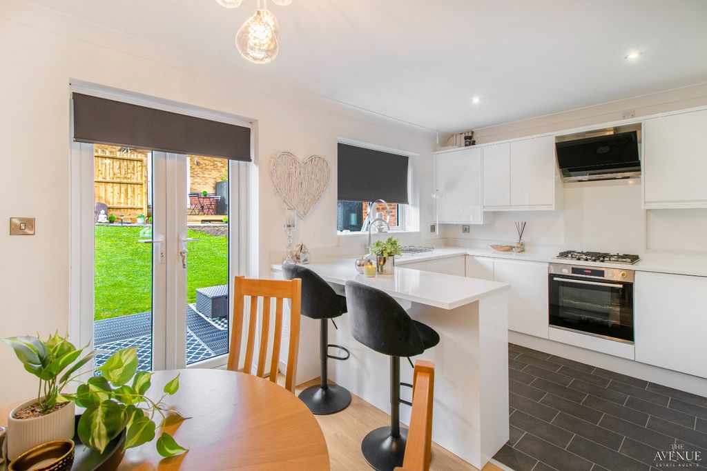 Property photo 3 of 24 4536388