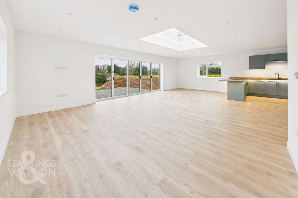 Property photo 3 of 28