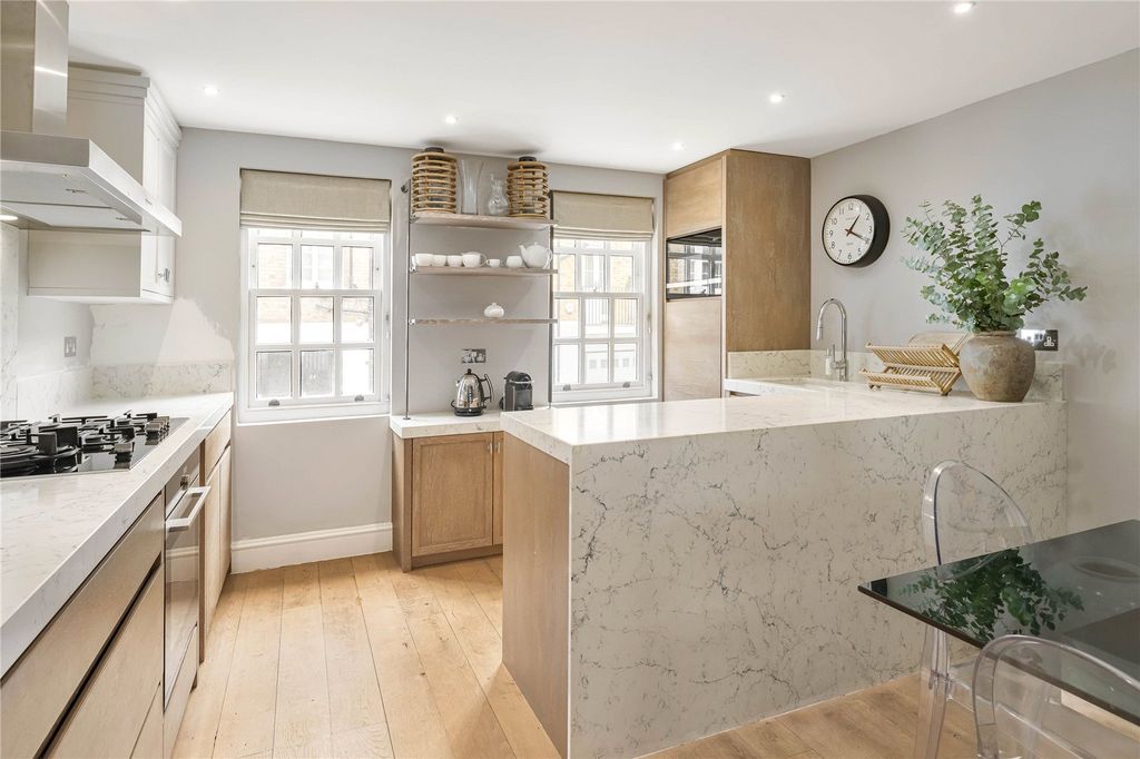 Property photo 3 of 16 Picture No. 02