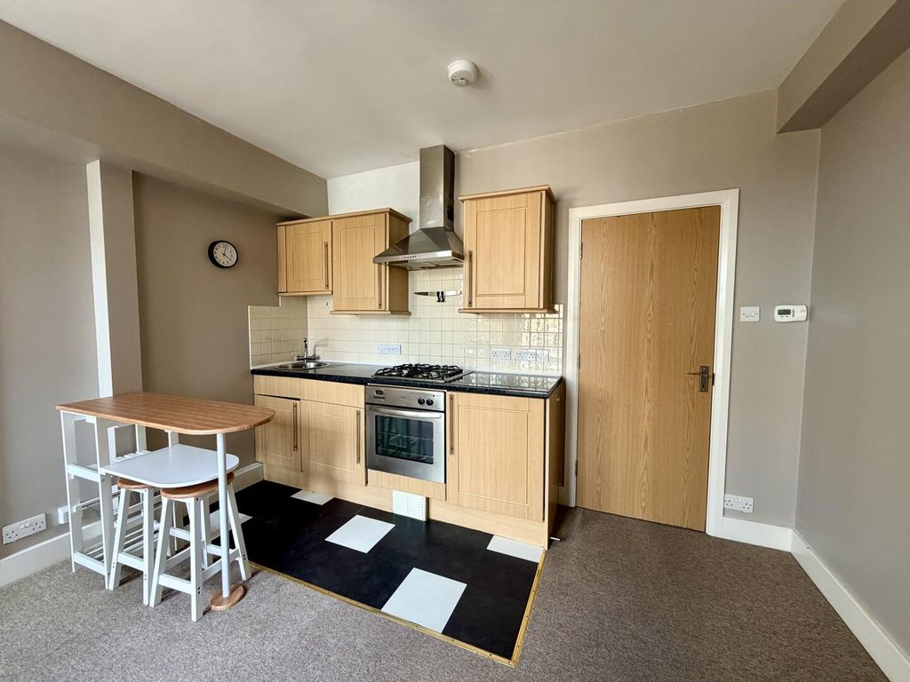 Property photo 3 of 5 Kitchen