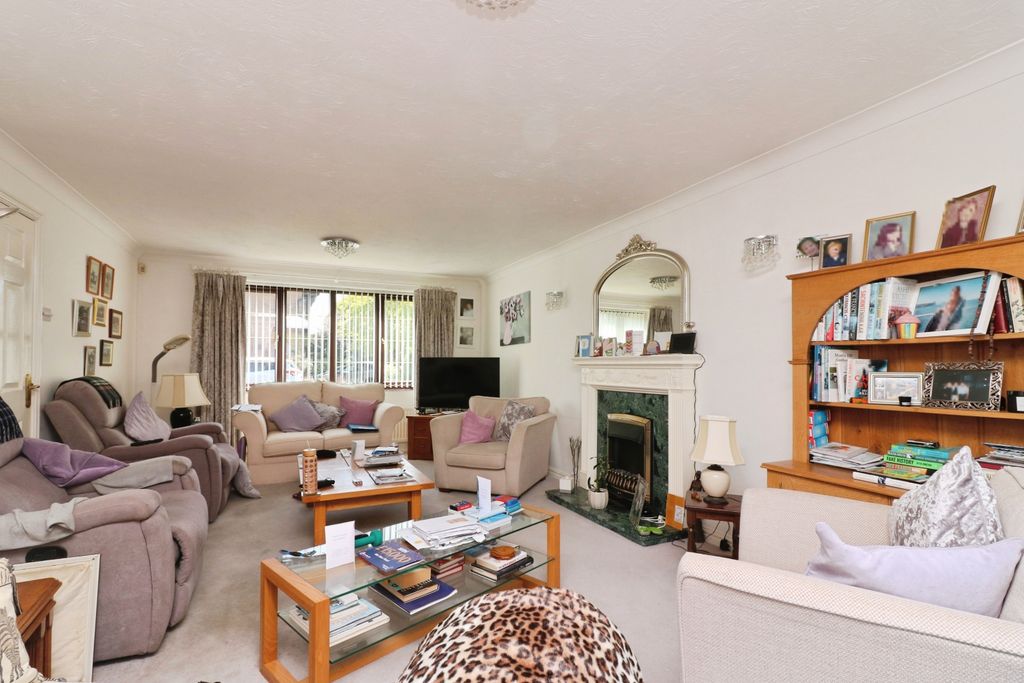 Property photo 2 of 14