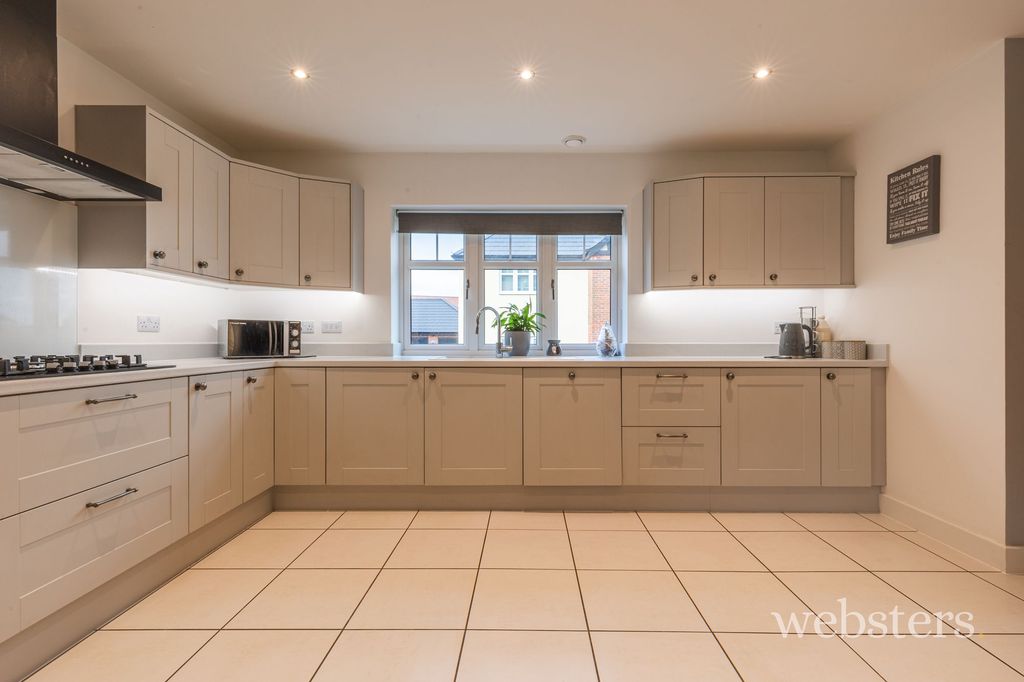 Property photo 3 of 20