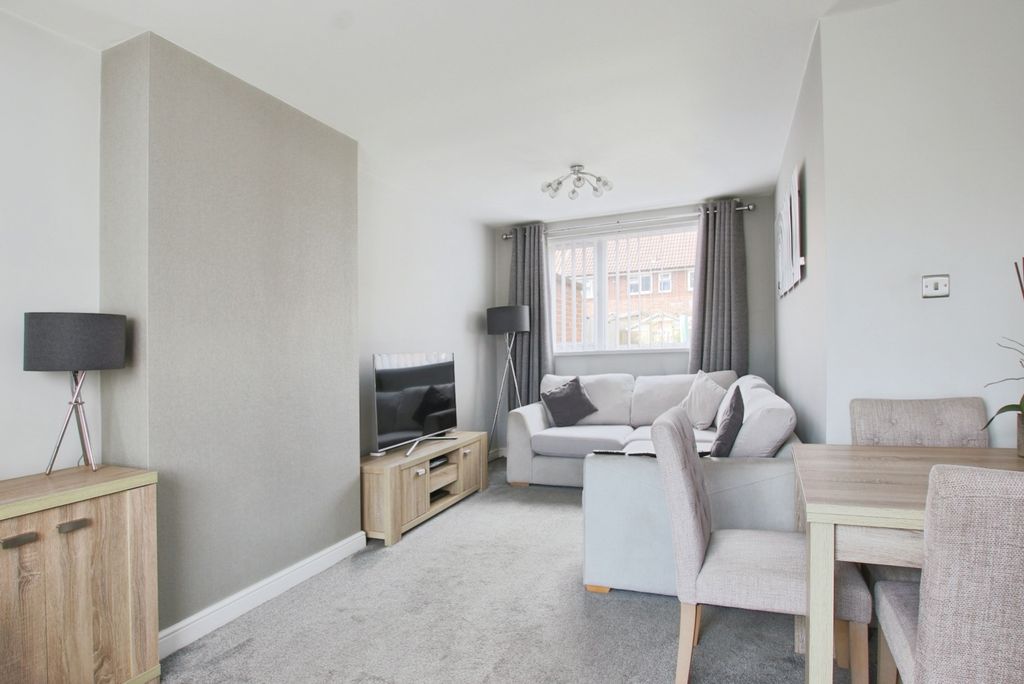 Property photo 2 of 14 4363334