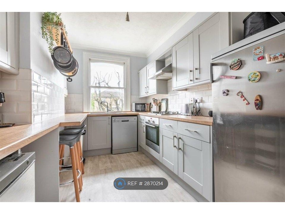 Property photo 2 of 8 Kitchen