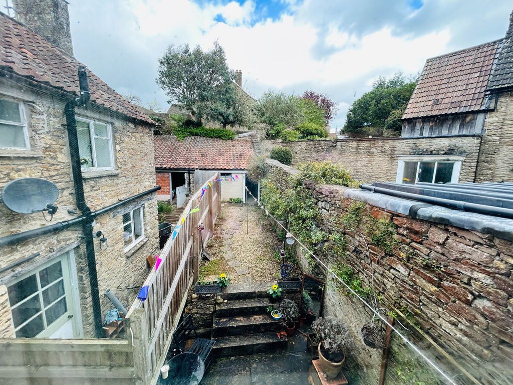 Property photo 3 of 20