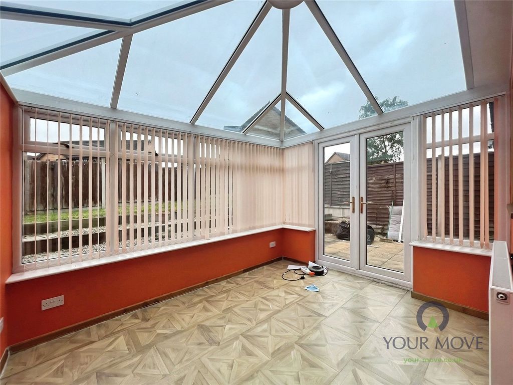 Property photo 3 of 8 Conservatory