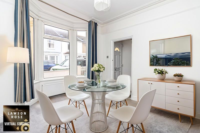 Property photo 2 of 14 .