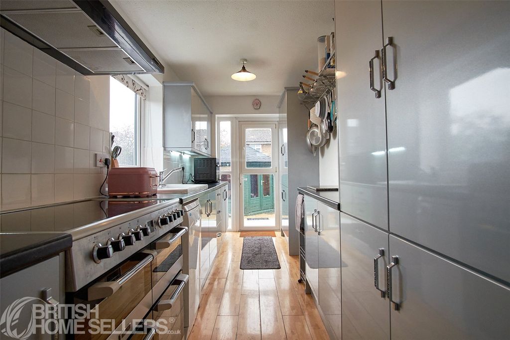 Property photo 3 of 27 Picture No. 24