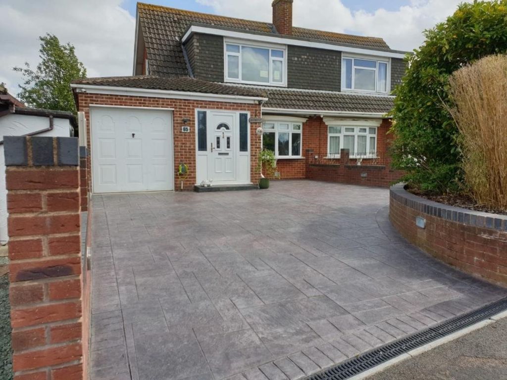 Property photo 1 of 13 Front