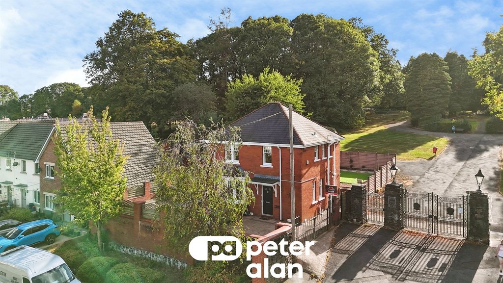 Property photo 2 of 17