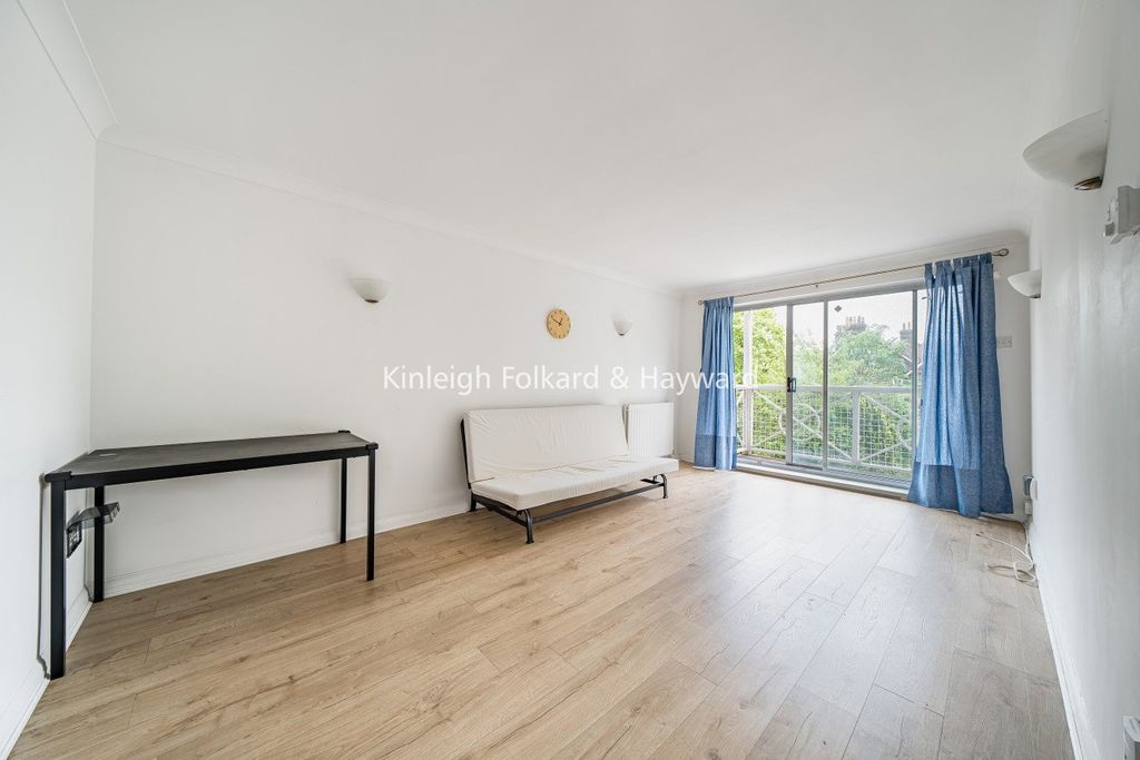 Property photo 3 of 8 Picture No. 06