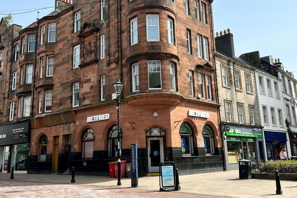 Property photo 2 of 7 98 High Street, Falkirk, Scotland, Fk1 1Nw