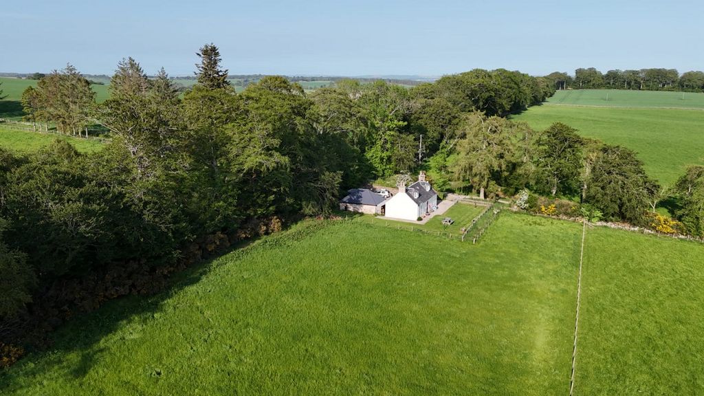 Property photo 2 of 31