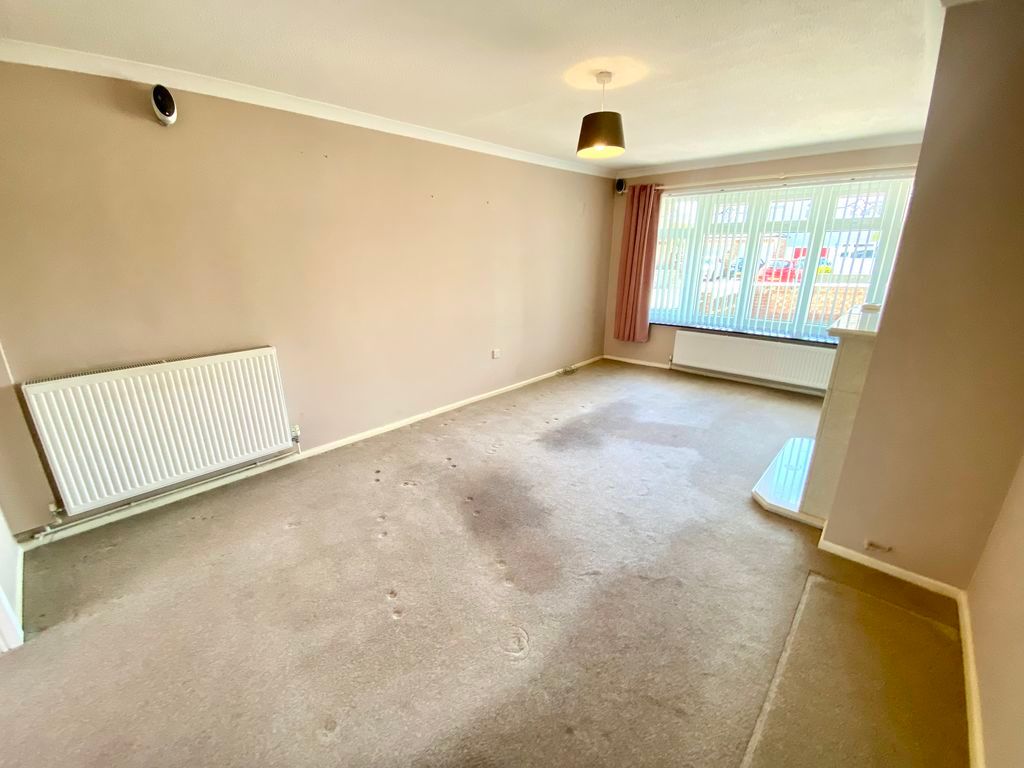 Property photo 3 of 20 Lounge