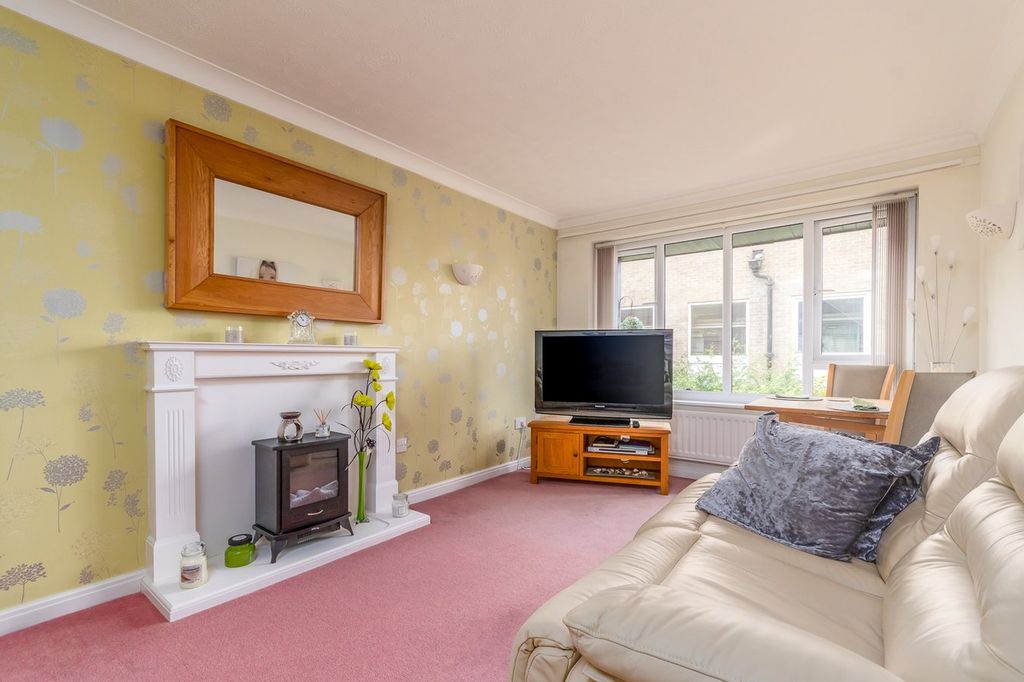 Property photo 2 of 12