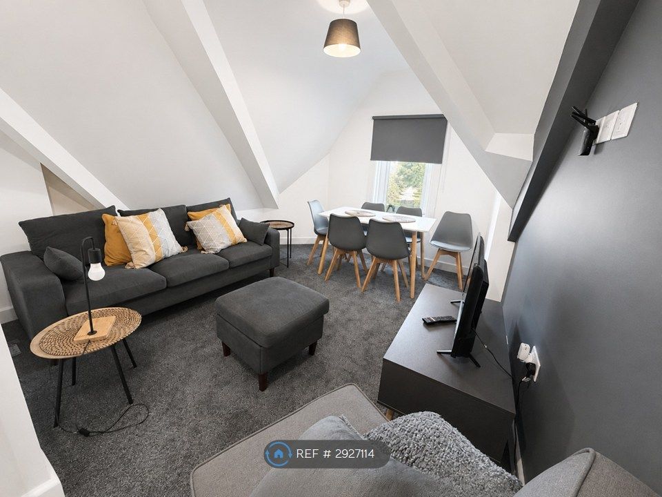 Property photo 1 of 34 Sitting Room