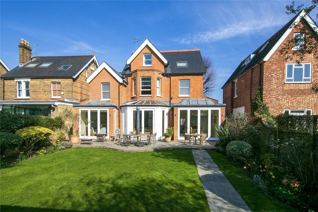 Property photo 2 of 17 Picture No. 11