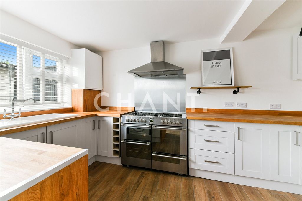 Property photo 3 of 16 Picture No. 02