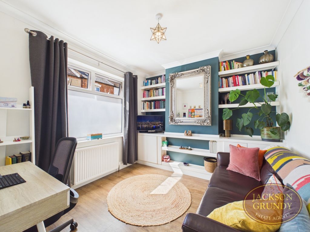 Property photo 3 of 18 Artizan Road