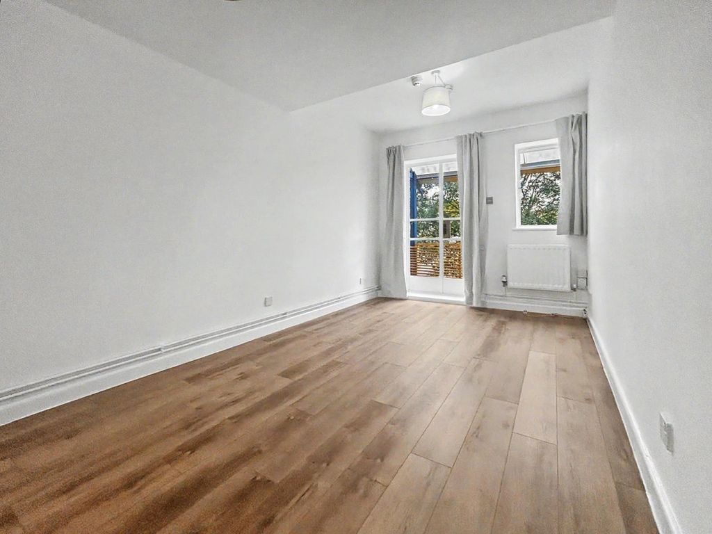 Property photo 3 of 7 Picture No. 26