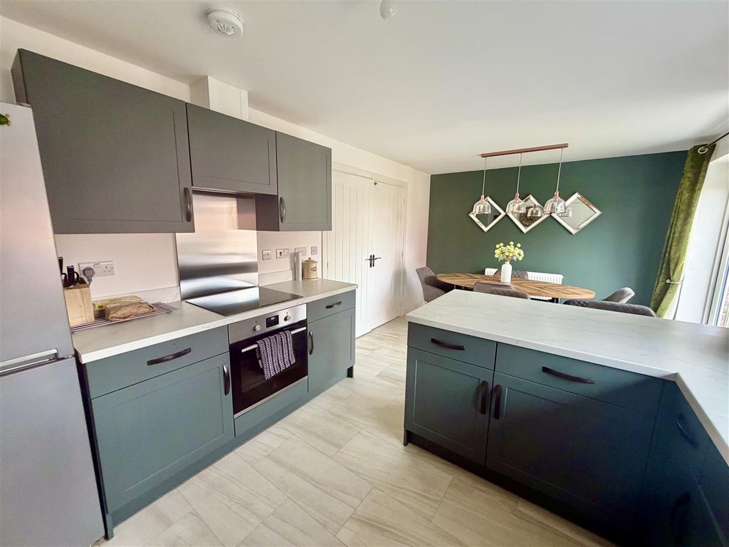 Property photo 2 of 18 Kitchen Diner