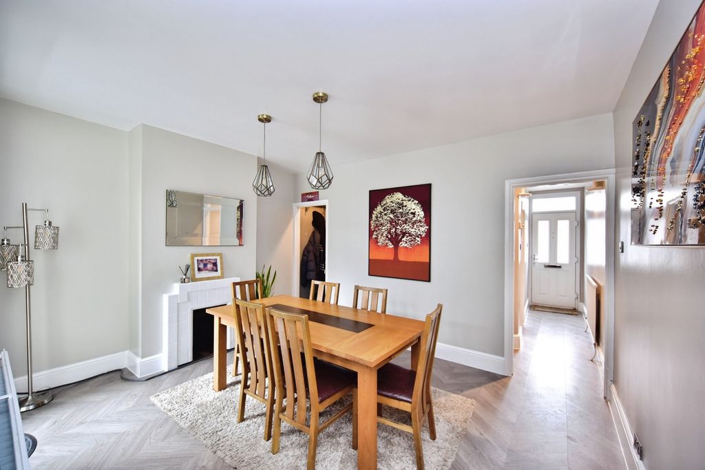 Property photo 3 of 20 Fbb_7525