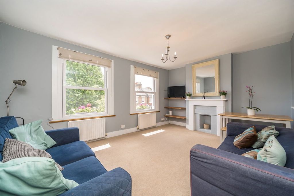 Property photo 2 of 6