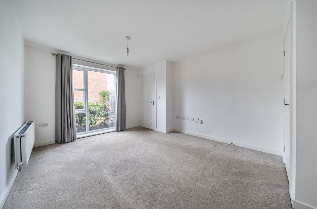 Property photo 2 of 10 1414928-5-698F300...