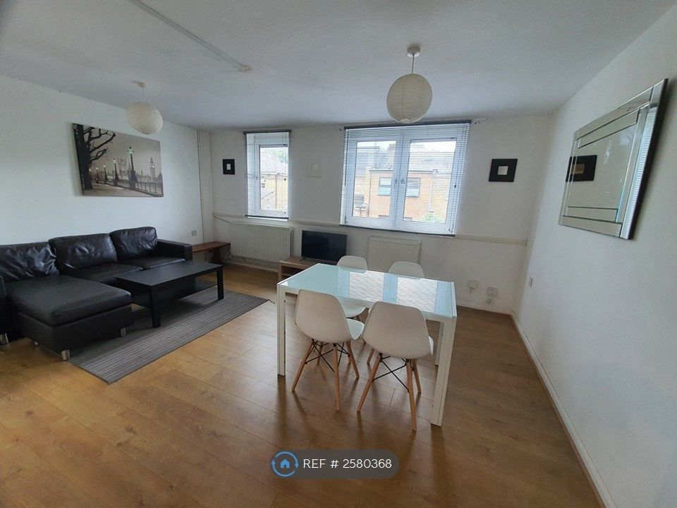Property photo 1 of 19 Living Room