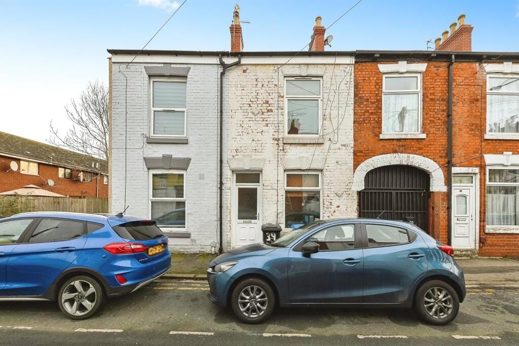 Property photo 1 of 17